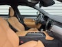 Volvo S90 T4 Momentum+ / dodehoekdetectie / Adaptieve cruise control / stoel- en stuurverwarming /