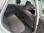 Hyundai Kona 1.6 GDI HEV Comfort Afneembare Trekhaak / 1100 kg Trekgewicht / 1e Eigenaar / Hybride / Automaat / Adaptieve cruise control / Achteruitrijcamera / Parkeersensoren / Navigatiesysteem / Apple CarPlay & Android Auto / Climate control / 16 inch lichtmetalen velgen / Lane assist / Highway Driving Assist / LED-dagrijverlichting / Regensensor / Schakelpaddles / Hyundai Bluelink / Multifunctioneel stuurwiel