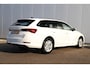 Skoda Octavia Combi 1.0 e-TSI Business Edition 110PK Automaat Trekhaak Navigatie Climate Cruise Control LMV Elektrische Achterklep