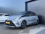 Toyota Yaris 1.5 Hybrid Bi-Tone Plus | Climate | Cruise | Panoramadak | PDC | Achteruitrijcamera | Navigatie | Bomvolle auto! | Eerste Eigenaar!!!