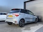 Toyota Yaris 1.5 Hybrid Bi-Tone Plus | Climate | Cruise | Panoramadak | PDC | Achteruitrijcamera | Navigatie | Bomvolle auto! | Eerste Eigenaar!!!