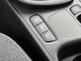 Toyota Yaris 1.5 Hybrid 115 Dynamic Comfort Pack | BTW voertuig | Dodehoek detectie | Stoel+stuurverwarming | Parkeersensoren voor+achter | Draadloze telefoonlader | Navigatie | Apple CarPlay/Android Auto |