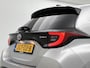 Toyota Yaris 1.5 Hybrid 115 Dynamic Comfort Pack | BTW voertuig | Dodehoek detectie | Stoel+stuurverwarming | Parkeersensoren voor+achter | Draadloze telefoonlader | Navigatie | Apple CarPlay/Android Auto |