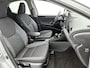 Toyota Yaris 1.5 Hybrid 115 Dynamic Comfort Pack | BTW voertuig | Dodehoek detectie | Stoel+stuurverwarming | Parkeersensoren voor+achter | Draadloze telefoonlader | Navigatie | Apple CarPlay/Android Auto |