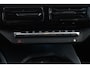 Alpine A290 GTS 220PK 52 kWh | DEVIALET AUDIO SYSTEM | DRAADLOZE TELEFOONLADER | ELEKTRISCH VERWARMBAAR STUURWIEL | 19" LICHTMETALEN VELGEN "SNOWFLAKE" NOIR BRILLIANT | ALPINE LOGO OP ZIJSCHERMEN | BREMBO REMKLAUWEN "ROUGE RACING" | ALPINE TELEMETRICS PREMIUM | NAPPA LEDEREN BEKLEDING BLUE PROFOND/GRIS EVEE MET ALPINE STIKSELS EN LOGO | MICHELIN PILOT SPORT BANDEN | ALPINE SPORT CHASSIS | GROOTLICHT ASSISTENT | DCC | ADAPTIVE CRUISE CONTROL | PARKEERNSENSOREN VOOR ACHTER EN ZIJKANT | ACHTERUITRIJ CAMERA | HANDSFREE CARD | VERWARMBARE VOORSTOELEN | WARMTEPOMP | NAVIGATIE BY "GOOGLE" | DRAADLOZE APPLE CARPLAY/ANDROID AUTO | FULL LED KOPLAMPEN MET FRANSE FLAG | PRIVACY GLASS | SFEER VERLICHTING | 3-FASE LADER | 100 KW SNELLADER |