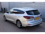Ford Focus Wagon 1.0 EcoBoost Hybrid Titanium O.a: PDC, Trekhaak, Navi, Clima, Cruise, DAB, Etc. All-in prijs!