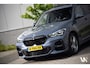 BMW X1 xDrive25e M-Sport High Executive | Facelift | Panoramadak | Trekhaak | Adaptive Cruise | HUD | Lederen Sportstoelen | Keyless | Adaptive LED | Dealer O.H.