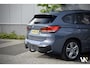 BMW X1 xDrive25e M-Sport High Executive | Facelift | Panoramadak | Trekhaak | Adaptive Cruise | HUD | Lederen Sportstoelen | Keyless | Adaptive LED | Dealer O.H.