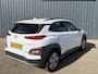 Hyundai Kona Electric EV Fashion 64 kWh | Camera | Parkeersensoren | Navigatie | Cruise Control | Stoelverwarming |