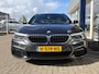 BMW 5-Serie Touring 520i High Executive / M-Sport Pakket / Automaat / Dealer-Onderhouden / Head-Up Display / Vol-Lederen Sportstoelen / Elektr.-Verstelbare Stoelen met Geheugen / Elektr.-Wegklapbare Trekhaak / Cruise-Control / Stoelverwarming / Draadloze-Telefoonlader / Adaptieve LED-Koplampen / Apple-Carplay & Android-Auto / Keyless / Radio-Bluetooth / Navi / Elektr.-Achterklep / PDC V+A met Camera / 18'' LMV / ENZ.