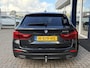 BMW 5-Serie Touring 520i High Executive / M-Sport Pakket / Automaat / Dealer-Onderhouden / Head-Up Display / Vol-Lederen Sportstoelen / Elektr.-Verstelbare Stoelen met Geheugen / Elektr.-Wegklapbare Trekhaak / Cruise-Control / Stoelverwarming / Draadloze-Telefoonlader / Adaptieve LED-Koplampen / Apple-Carplay & Android-Auto / Keyless / Radio-Bluetooth / Navi / Elektr.-Achterklep / PDC V+A met Camera / 18'' LMV / ENZ.