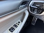 BMW 5-Serie Touring 520i High Executive / M-Sport Pakket / Automaat / Dealer-Onderhouden / Head-Up Display / Vol-Lederen Sportstoelen / Elektr.-Verstelbare Stoelen met Geheugen / Elektr.-Wegklapbare Trekhaak / Cruise-Control / Stoelverwarming / Draadloze-Telefoonlader / Adaptieve LED-Koplampen / Apple-Carplay & Android-Auto / Keyless / Radio-Bluetooth / Navi / Elektr.-Achterklep / PDC V+A met Camera / 18'' LMV / ENZ.