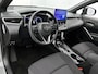 Toyota Corolla Cross Hybrid 140 Style + Premium Pack I | Dealer onderhouden | Stoel+stuurverwarming | Dodehoek detectie | Elektrische achterklep | Parkeersensoren voor+achter | Draadloze telefoonlader | Navigait | Apple CarPlay/Android Auto |