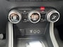 Renault Captur 1.6 E-Tech Plug-in Hybrid 160 Intens | Navigatie | Achteruitrijcamera | Climate Control | Stoelverwarming |