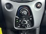 Toyota Aygo 1.0 VVT-i x-play | Dealer onderhouden | Bluetooth | Achteruitrijcamera | Elektrische ramen voor | Elektrische buitenspiegels |