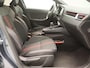 Renault Clio E-Tech Hybrid 140 R.S. Line | Elektrisch verwarmbare voorstoelen | EASY LINK navigatiesysteem met 9,3”  touchscreen incl. Apple CarPlayTM & Android AutoTM | Parkeersensoren v+a met achteruitrijcamera  |  Lichtmetalen wielen 17” ‘Magny Cours’
