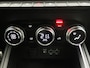 Renault Clio E-Tech Hybrid 140 R.S. Line | Elektrisch verwarmbare voorstoelen | EASY LINK navigatiesysteem met 9,3”  touchscreen incl. Apple CarPlayTM & Android AutoTM | Parkeersensoren v+a met achteruitrijcamera  |  Lichtmetalen wielen 17” ‘Magny Cours’