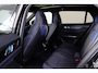 Lynk & Co 01 1.5 - Panorama/schuifdak - Adaptieve Cruise control met stuurovername - 360º Camera - Infinity Audio by Harman/Kardon - BLIS - Stoelverwarming voor - Adaptieve LED koplampen - Geïntegreerde dashcam voor - Elektr. bedienb. achterklep - Draadloze Apple Carplay & Android Auto - Keyless Entry & drive - 20' LMV