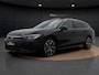 Volkswagen Passat Variant 1.5 eHybrid R-Line | Pano dak | Trekhaak | Camera | Navigatie | Stuur-/Stoelverwarming |