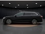 Volkswagen Passat Variant 1.5 eHybrid R-Line | Pano dak | Trekhaak | Camera | Navigatie | Stuur-/Stoelverwarming |