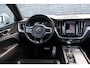Volvo XC60 2.0 T5 AWD R-Design | Trekhaak | 360 Graden Camera | Parkeerassistent | Parkeerverwarming | Harman Kardon Audio | Panoramadak | Stoelverwarming | LED Koplampen Adaptief | Keyless Entry | Elektrische Achterklep | Navigatie | Apple Carplay | Android Auto
