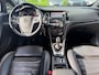Opel Cascada 1.6 Turbo Cosmo Cabrio met leer en parkeersensoren en navigatie en bluetooth telefoon en airco