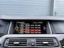 BMW 5-Serie F10 520i 184pk High Executive | M SPORT | Automaat | Pano | Comfortstoelen | Dealeronderhouden | Carbonschwarz |