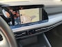 Volkswagen Golf 1.0 TSI Life Climatronic Parkeersensoren Navigatie