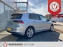 Volkswagen Golf 1.0 TSI Life Climatronic Parkeersensoren Navigatie