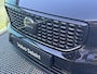 Volvo XC40 2.0 B4 Plus Black Edition Mild hybrid, Automaat, Panoramadak, Leder-nubuck bekleding, Driver assist, Adaptive cruise, BLIS, Parkeercamera, Stoelverwarming, Stuurverwarming, Park assist voor- en achter, 20 inch wielen