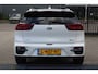 Kia Niro EV e-Niro DynamicPlusLine 64 kWh Nederlandse auto/Panoramadak/Afneembare trekhaak/Apple carplay/Achteruitrijcamera/Stoelverwarming/Stuurverwaming/Navigatie/Keyless