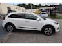 Kia Niro EV e-Niro DynamicPlusLine 64 kWh Nederlandse auto/Panoramadak/Afneembare trekhaak/Apple carplay/Achteruitrijcamera/Stoelverwarming/Stuurverwaming/Navigatie/Keyless
