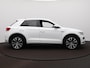 Volkswagen T-Roc 1.5 TSI Sport LED - Stoelverwarming - Trekhaak - PDC - Climatronic - Apple Carplay/Android Auto