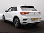 Volkswagen T-Roc 1.5 TSI Sport LED - Stoelverwarming - Trekhaak - PDC - Climatronic - Apple Carplay/Android Auto