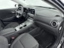 Hyundai Kona Fashion 64kWh | 1ste eigenaar | ACCU 100% | Dodehoekdetectie | Camera | AppleCarPlay/Android | AUTOMAAT