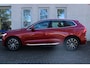 Volvo XC60 T5 Inscription | Luchtvering | Trekhaak, inklapbaar | Stoelverwarming | Adaptieve cruise control | BLIS | Elektrisch verstelbare voorstoelen met geheugenfunctie | 19 inch. lichtmetalen velgen | Keyless entry