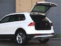 Volkswagen Tiguan 2.0 TSI 4Motion Highline DSG | Pano | ErgoActive | HUD | Haak 2.500kg | Org. NL |