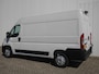Peugeot Boxer 2.2 BlueHDi 120pk L2H2 3.0t | 2-Zits | Achteruitrijcamera | Cruise Control | Airco | | USB aansluiting | Betimmering | Sidebars
