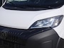 Peugeot Boxer 2.2 BlueHDi 120pk L2H2 3.0t | 2-Zits | Achteruitrijcamera | Cruise Control | Airco | | USB aansluiting | Betimmering | Sidebars