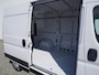 Peugeot Boxer 2.2 BlueHDi 120pk L2H2 3.0t | 2-Zits | Achteruitrijcamera | Cruise Control | Airco | | USB aansluiting | Betimmering | Sidebars