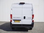 Peugeot Boxer 2.2 BlueHDi 120pk L2H2 3.0t | 2-Zits | Achteruitrijcamera | Cruise Control | Airco | | USB aansluiting | Betimmering | Sidebars
