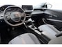 Peugeot 208 1.2 PureTech 100pk Allure Pack | Trekhaak | Achteruitrijcamera | Verwarmde Voorstoelen | Cruise Control | Apple Carplay/Android Auto | Lichtmetalen velgen 16 Inch