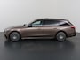 Mercedes-Benz E-klasse Estate 300 e AMG Line | Premium | Panoramadak | Trekhaak | Night pakket | 20 inch | Digital light | 360 camera | Memory |