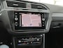 Volkswagen Tiguan 1.5 TSI R-Line Business / AUTOMAAT/ PANO/ CRUISE/ PARK.SENSOREN V+A/ CAMERA/ DIGITAL DASH/ NAVI/ CLIMA/ LED/ 19'' LMV