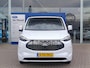 Ford E-Transit Custom 320 L2H1 Limited 71 kWh DC | 136PK | Adaptieve Cruise | Dodehoeksensoren | 360-graden camera | Trekhaak | 5-zits | Navigatie | Direct beschikbaar! | 2 AGM-accu's