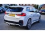 BMW X1 SDrive18i | Massage | Trekhaak | 360 camera | Harman/Kardon | Panorama | HuD | Stoelverwarming | Adaptieve Cruise Control