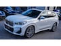 BMW X1 SDrive18i | Massage | Trekhaak | 360 camera | Harman/Kardon | Panorama | HuD | Stoelverwarming | Adaptieve Cruise Control