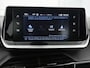 Peugeot 208 Active Pack 75pk | Navigatie via Apple Carplay / Android Auto | Airco | Cruise Control | Parkeersensoren | Led koplampen | Bluetooth | DAB+ radio | Automatisch dimlicht | Elektrisch inklapbare spiegels | Multifunctioneel lederen stuurwiel | Dealeronderhouden | 16" lichtmetalen velgen |