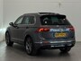 Volkswagen Tiguan 2.0 TSI 4Motion Highline | Panoramadak | Trekhaak | Head-up-display | Elektrische achterklep | Achteruitrijcamera | Apple Carplay & Android Auto