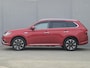 Mitsubishi Outlander 2.0 PHEV Instyle+ Automaat / Dealer onderhouden / Trekhaak afneembaar / Glazen schuif- en kanteldak / Trekgewicht 1500 kg / Stuur- & Stoelverwarming / Rondomzicht camera / Keyless Entry/Start / Adaptief cruise control /